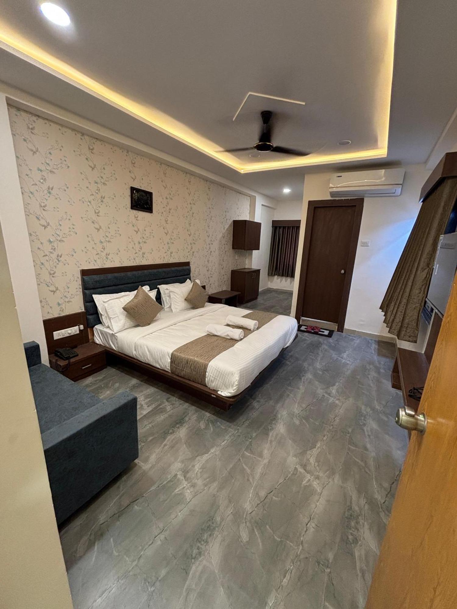 Hotel Mountain Bharuch Exteriér fotografie